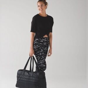 Lululemon Wunder Under Crop Leggings (Hi-Rise) in Graf Black White; Size 4